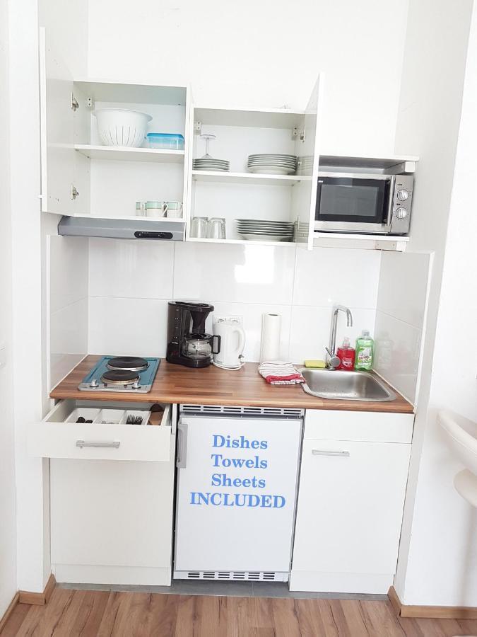 Sobieski Town Apartments Виена Стая снимка