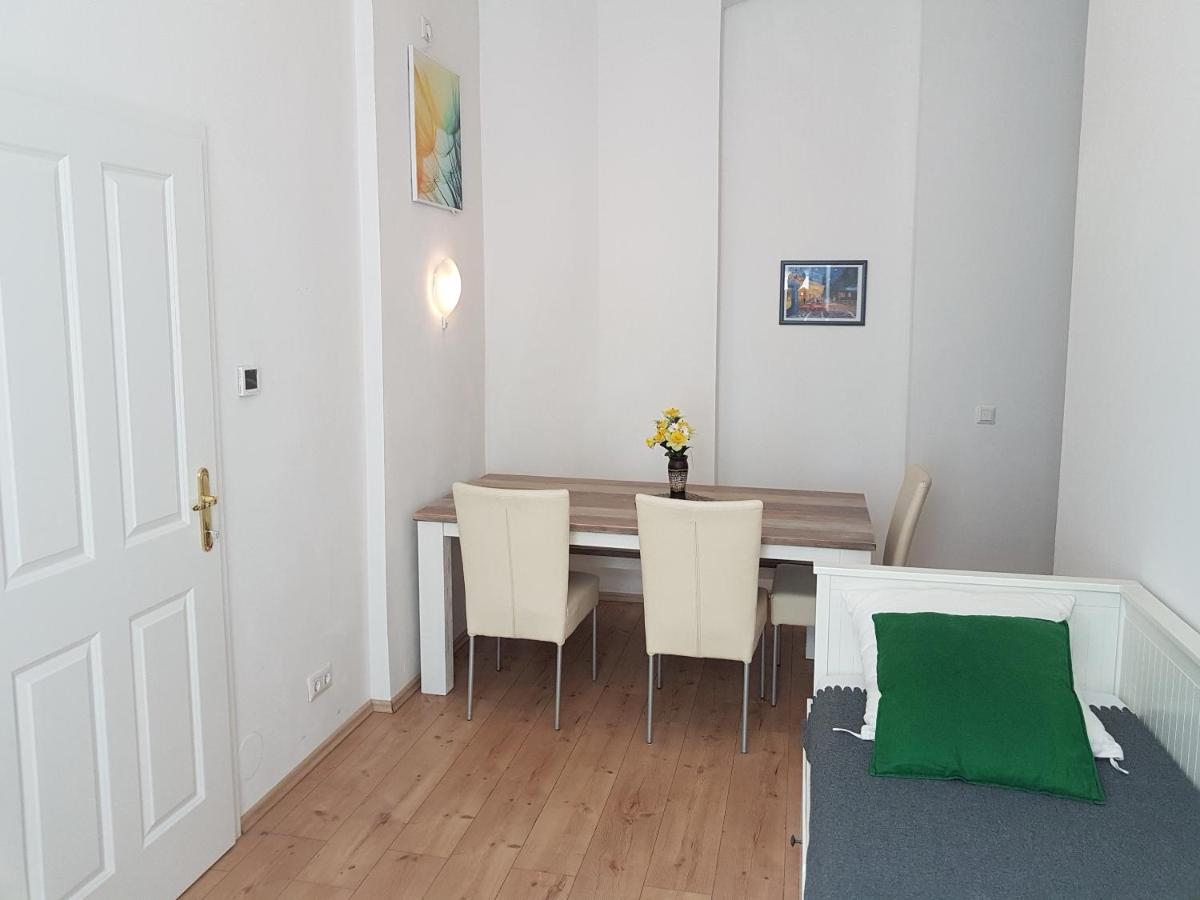 Sobieski Town Apartments Виена Екстериор снимка