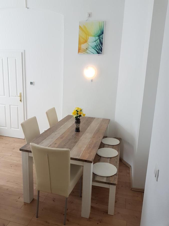 Sobieski Town Apartments Виена Екстериор снимка
