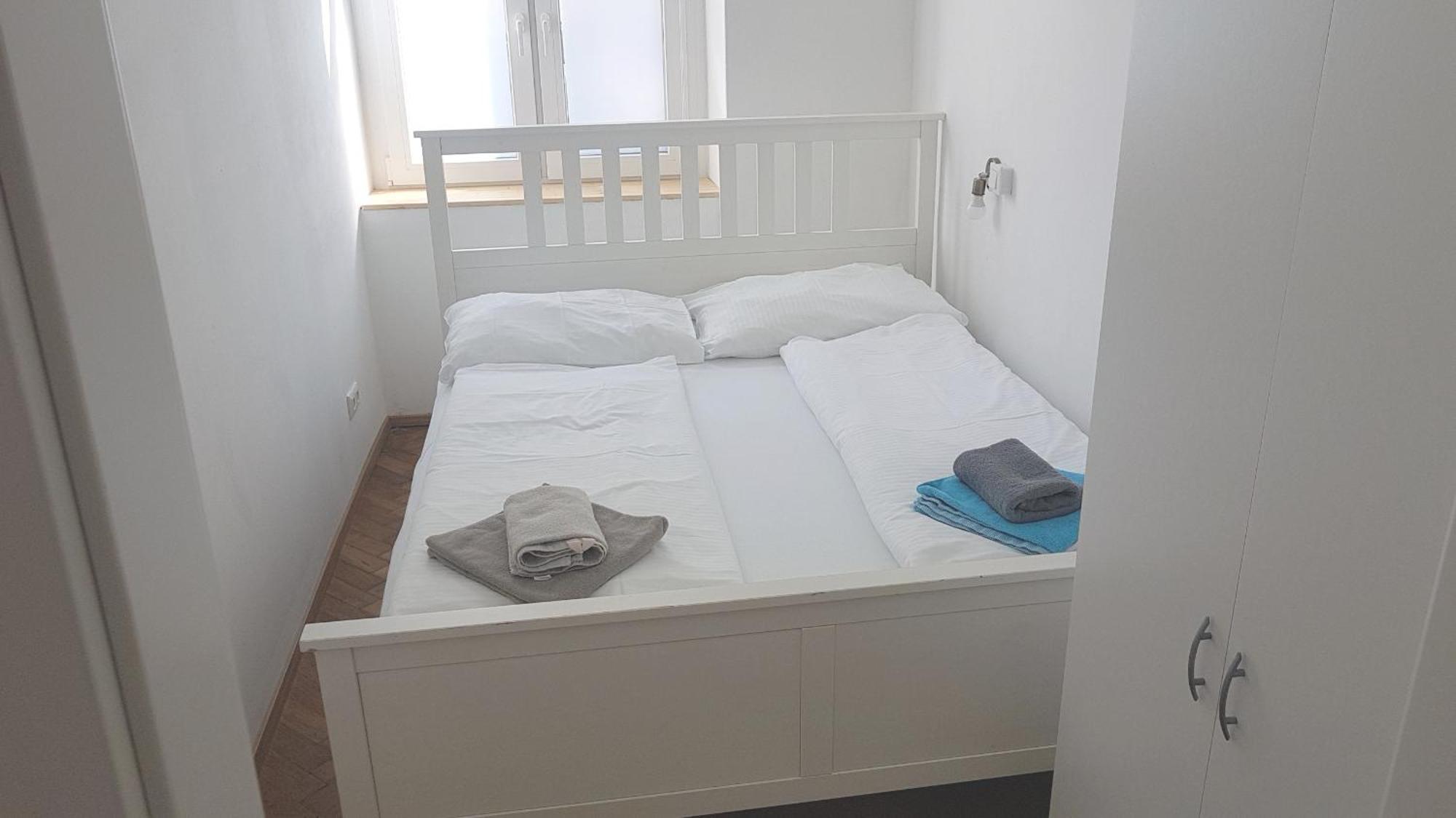 Sobieski Town Apartments Виена Стая снимка