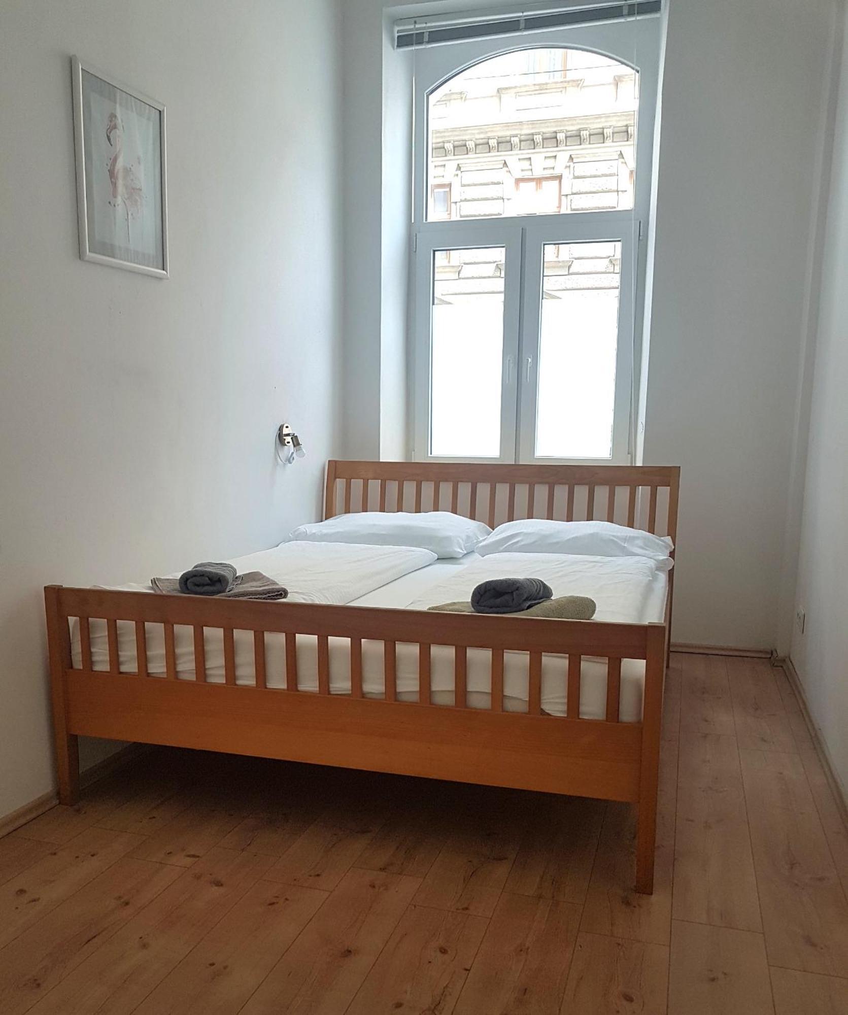 Sobieski Town Apartments Виена Стая снимка