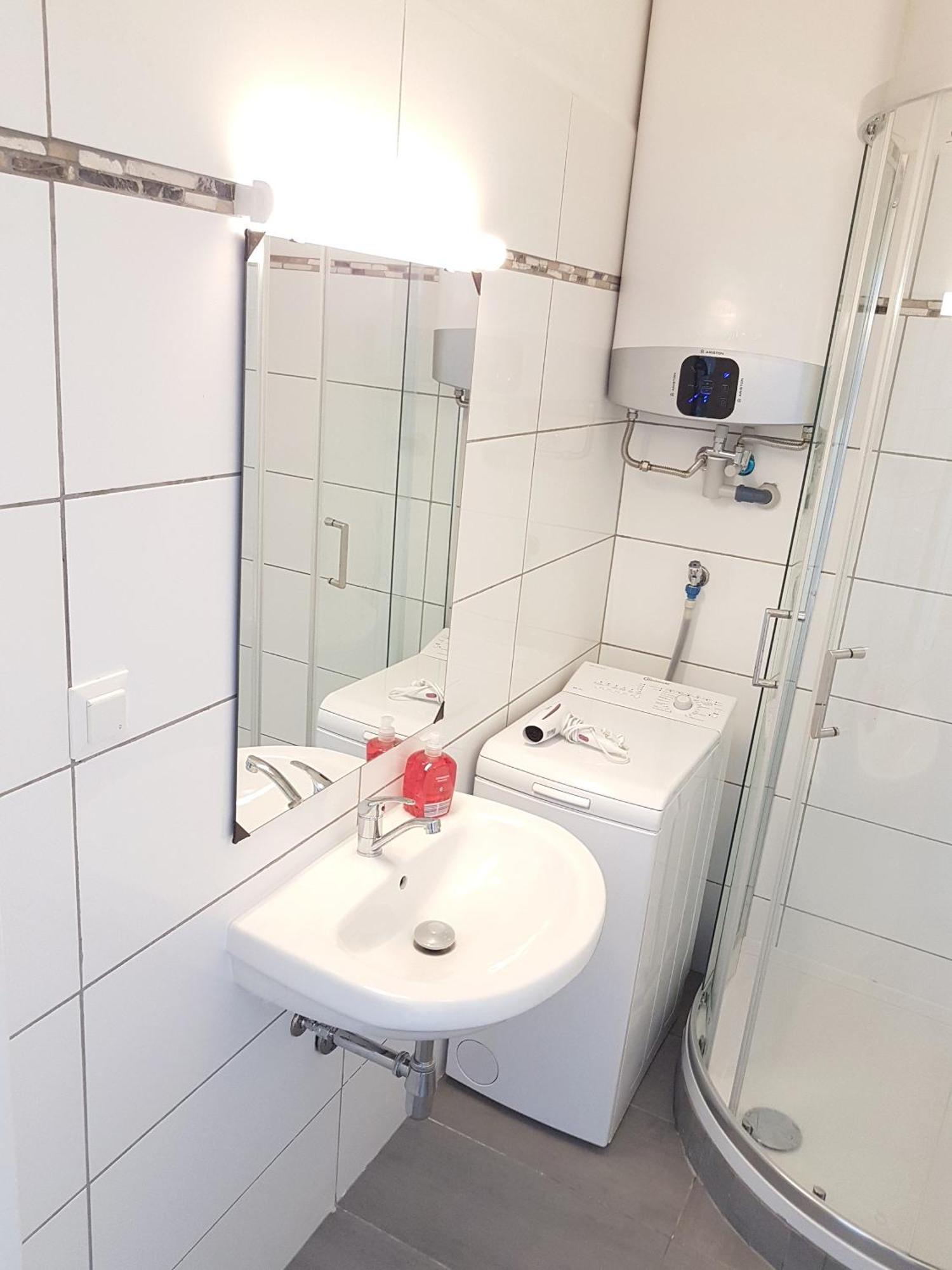 Sobieski Town Apartments Виена Стая снимка